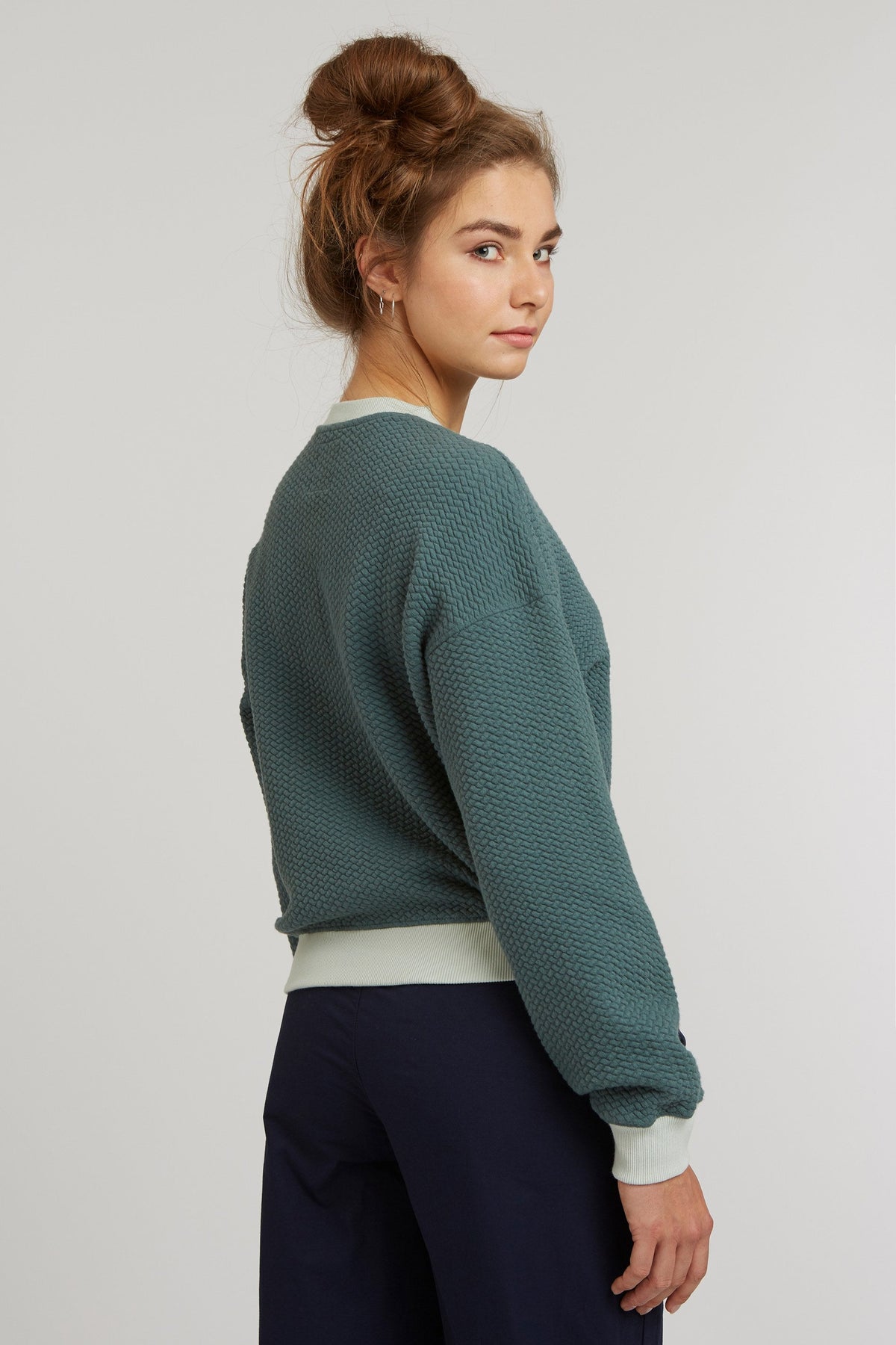 TT1022 Sweater Structured Oversized fir tree (GOTS, vegan)
