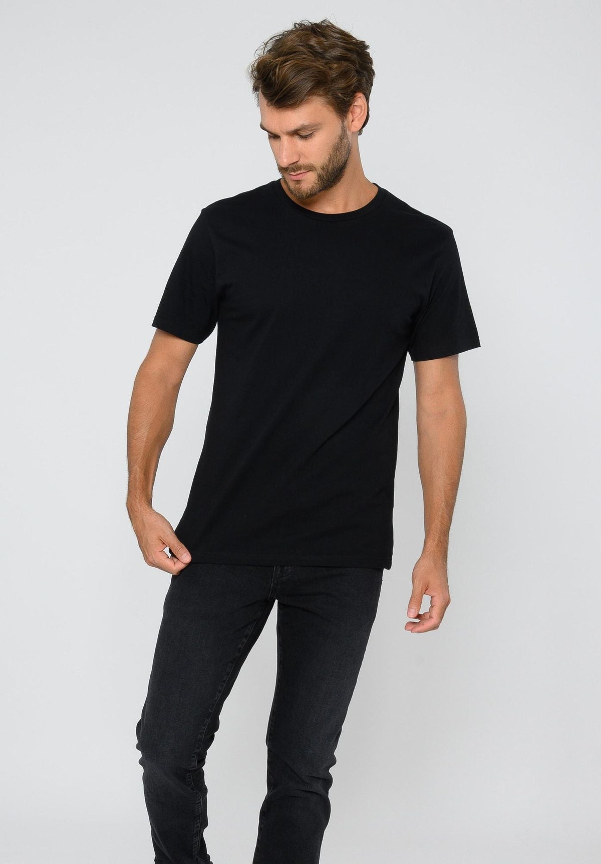 TT05 T-Shirt black 140 g/m² (GOTS, vegan)