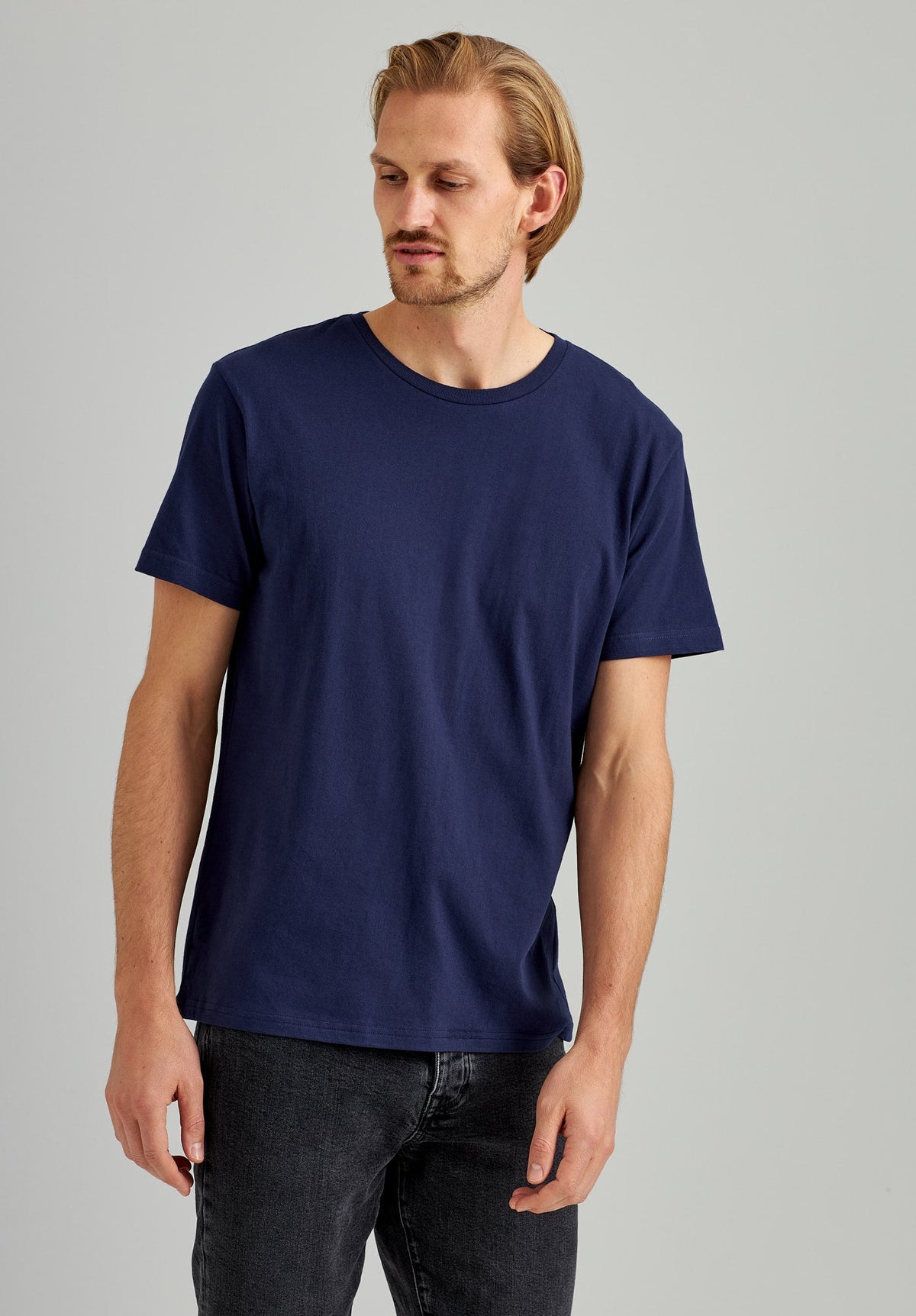 TT02 T-Shirt midnight 180 g/m² (GOTS, vegan)